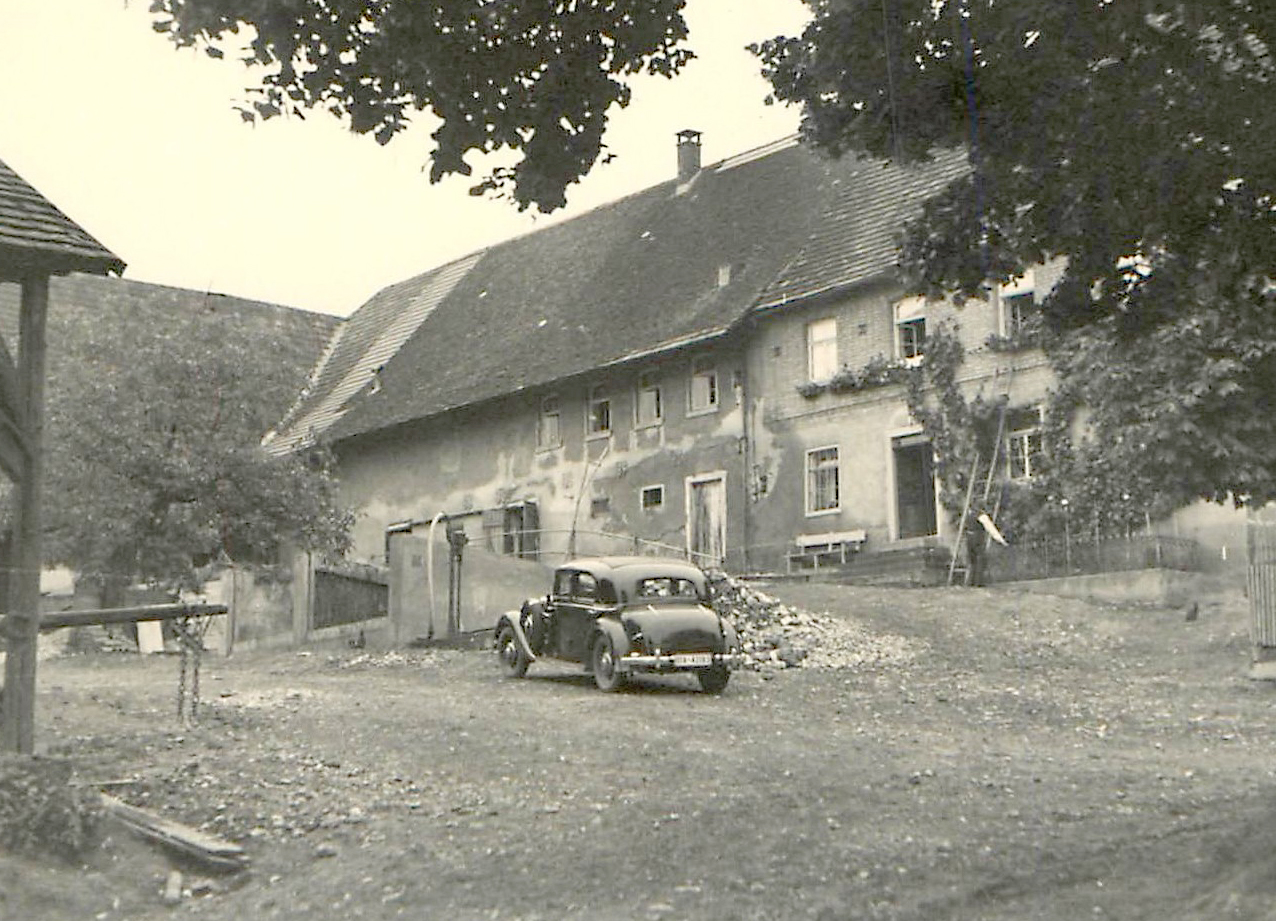 Eines der ersten Autos in Mohrenstetten
