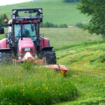 Traktor mit Mähwerk